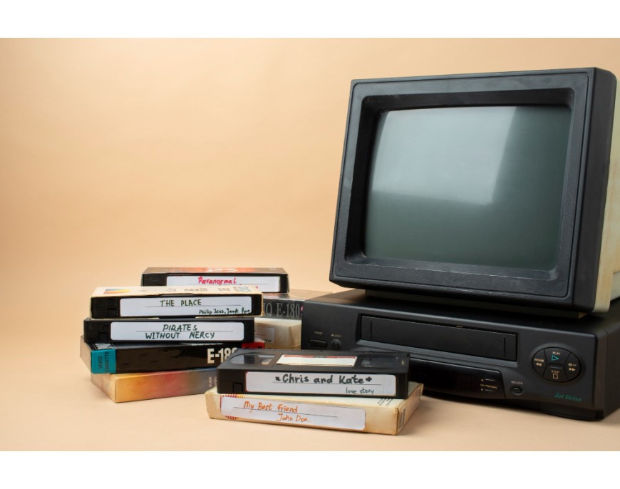 Die Geschichte der Fernseher in Kürze. Wie sich die Bildtechnologie über die Jahrzehnte verändert hat.