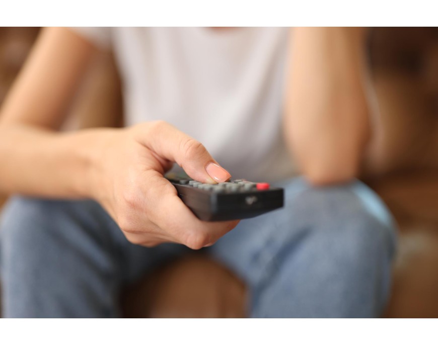 Wie funktioniert eine Universalfernbedienung und von was hängt ihre Kompatibilität ab?